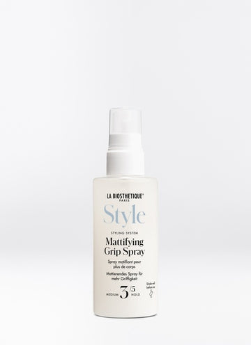 With just a few spritzes, this finishing spray mattifies oil-prone hair and adds grip for a quick texture boost. Fine silica particle absord the excess oil, while minerals provide added fullness. Shop online or in store at Shampoo Hair Bar in Victoria, BC.