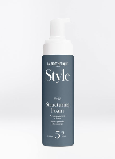 This non-aerosol mousse has all the benefits of maximum hold, with minimum stickiness. Use Structure Foam for blowouts, air drying, diffusing and wherever else your creativity takes you. Shop online or in-store at Shmapoo Hair Bar in Victoria, BC.